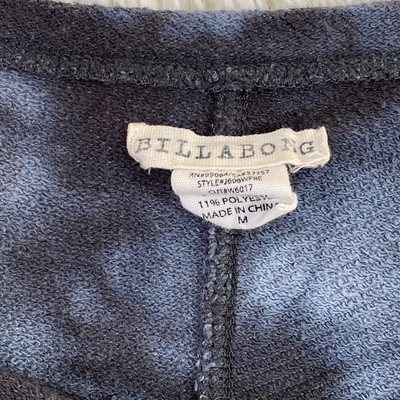 Billabong Tie-Dye Distressed Sweater Size M - Picture 8 of 8